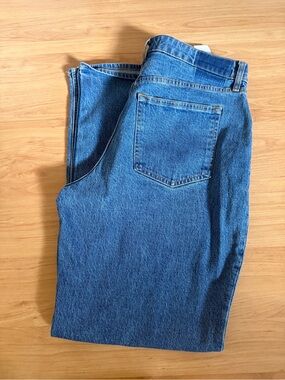 * NWT* Abercrombie & Fitch Classic Blue High Rise 90s Relaxed Curve Love Jeans